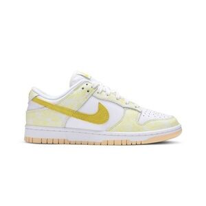 Nike women’s dunk low OG yellow strike size 6.5
